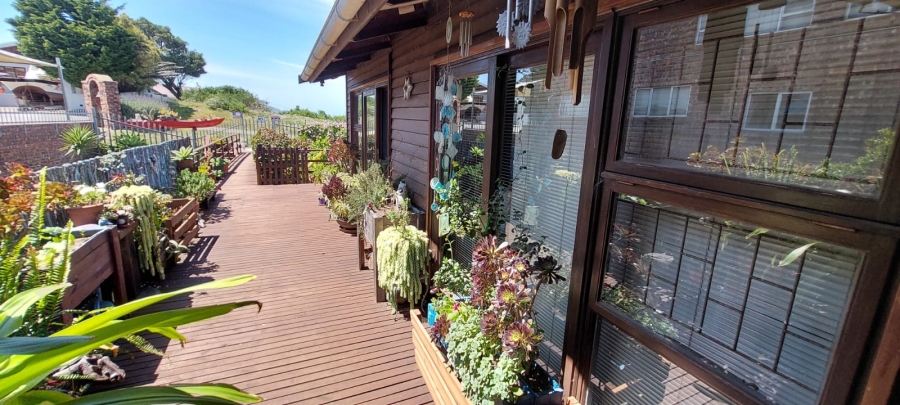 3 Bedroom Property for Sale in Paradise Beach Eastern Cape